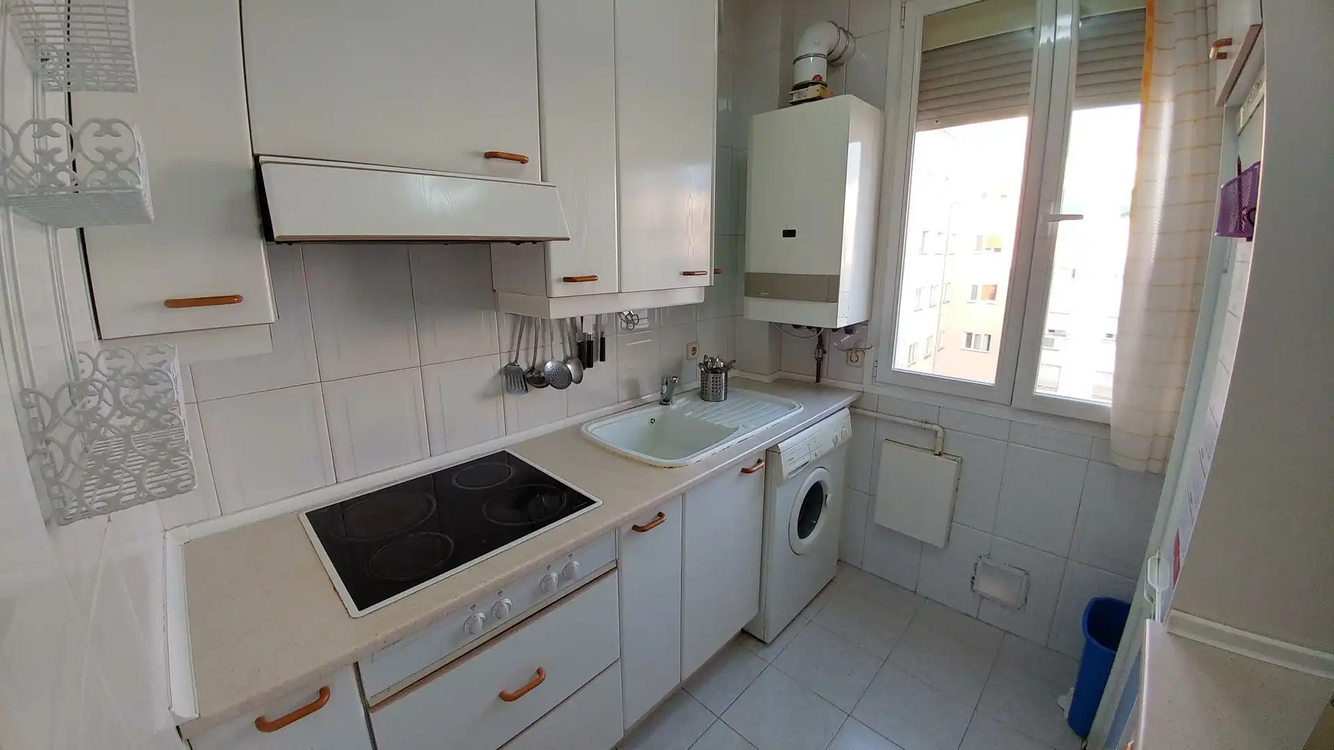Kitchen of Flat for rent in Madrid  with Air Conditioner and Heating