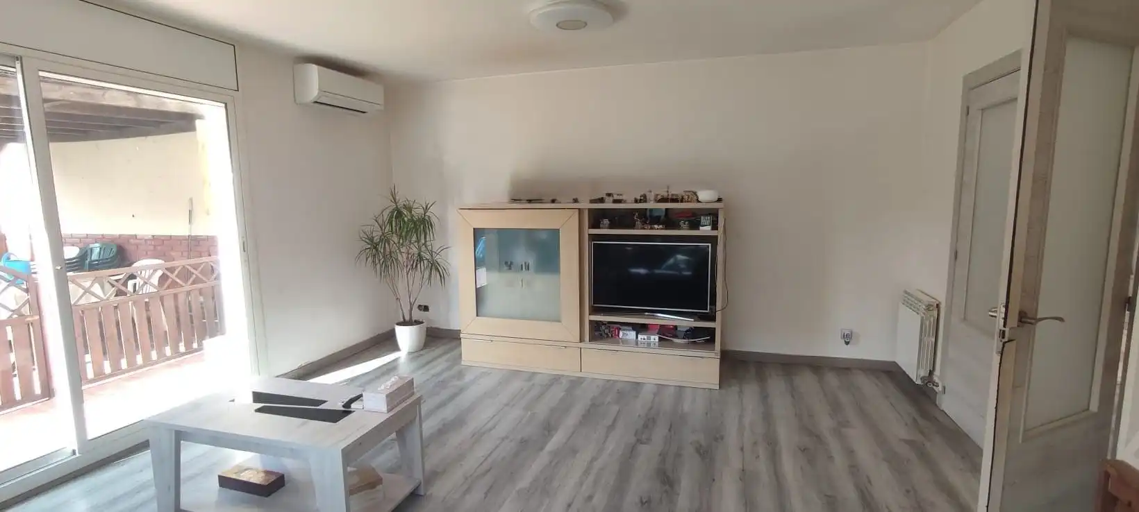 Sala de estar de Casa o chalet en venta en Vallirana con Aire acondicionado y Calefacción