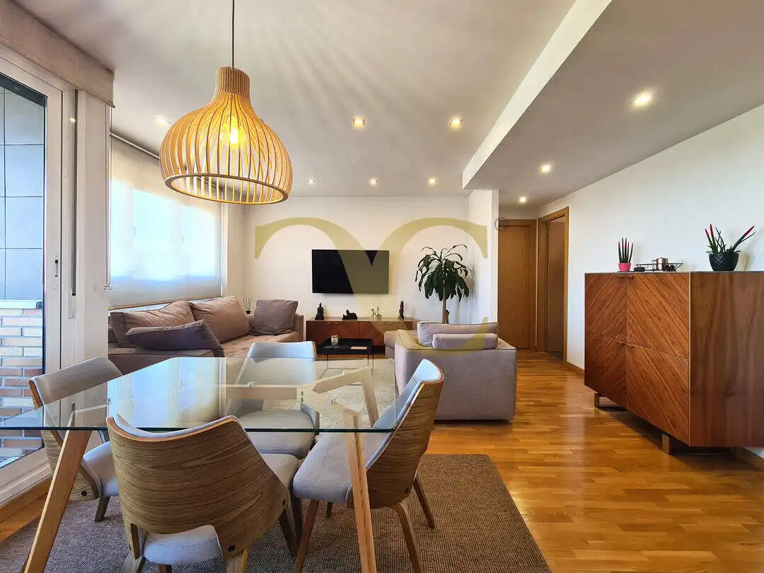 Sala de estar de Piso en venta en Oviedo  con Calefacción, Terraza y Trastero