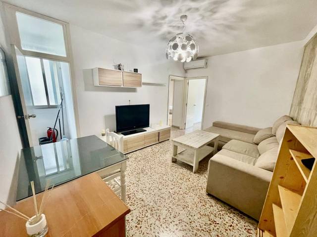 Piso en Venta en Avenida almogávares en Santa Rosa - Valdeolleros