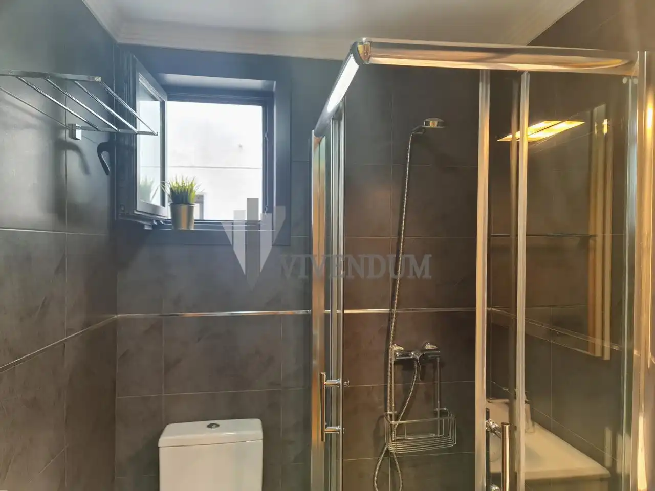 Bany de Apartament de lloguer en Vigo  amb Calefacció i Moblat