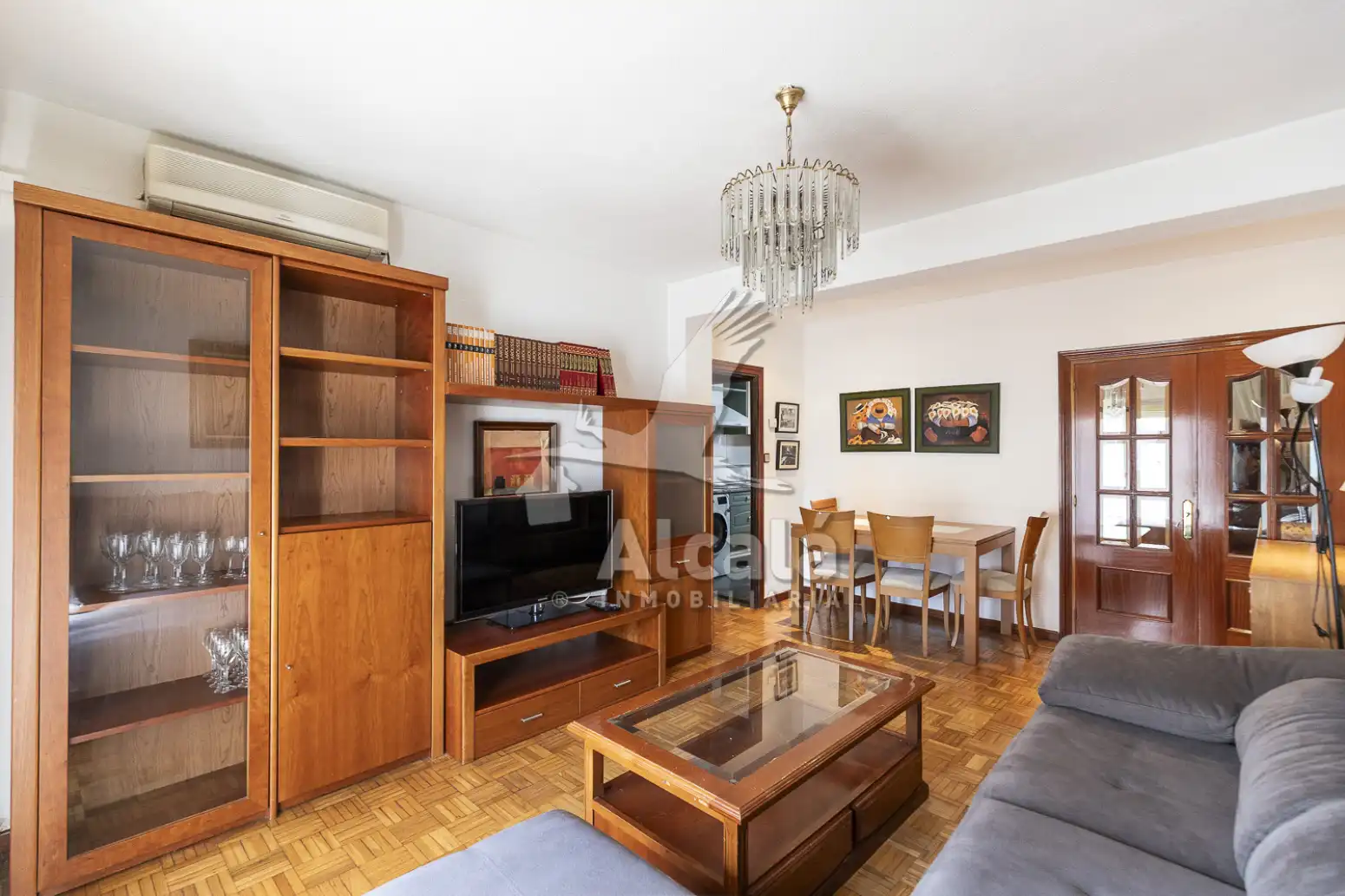 Living room of Flat for sale in Alcalá de Henares  with Air Conditioner, Heating and Parquet flooring