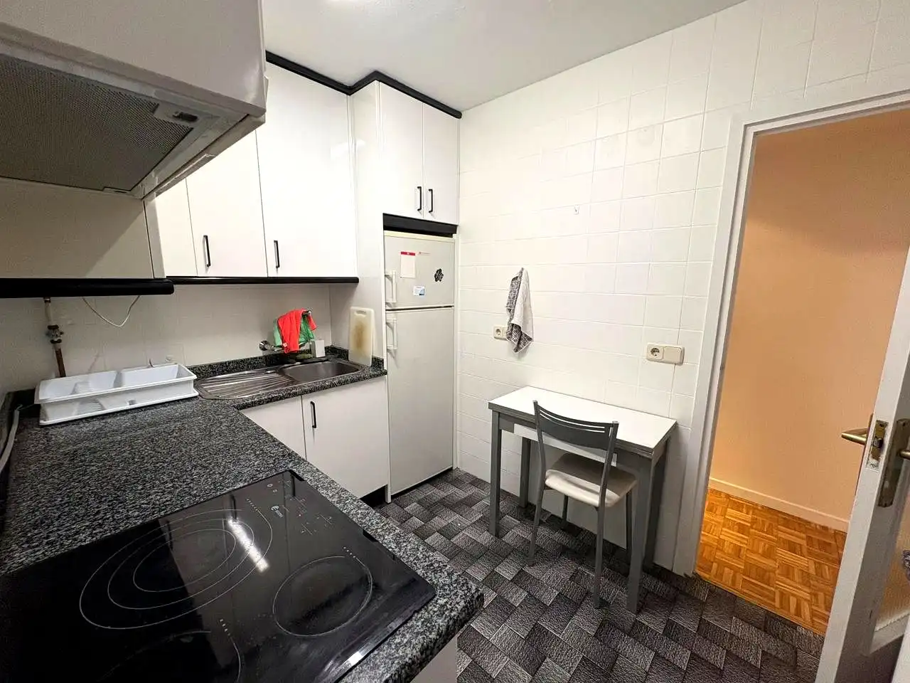 Kitchen of Flat for rent in Madrid  with Air Conditioner, Heating and Terrace