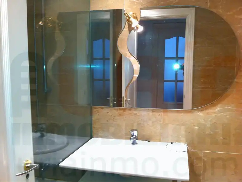 Baño de Apartamento en venta en Oviedo  con Calefacción, Parquet y Amueblado