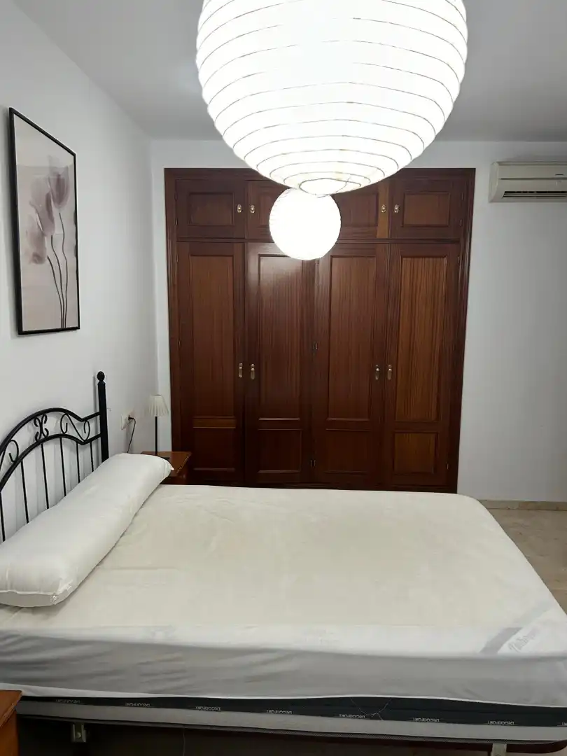 Schlafzimmer von Wohnung zur Miete in Dos Hermanas mit Klimaanlage und Möbliert