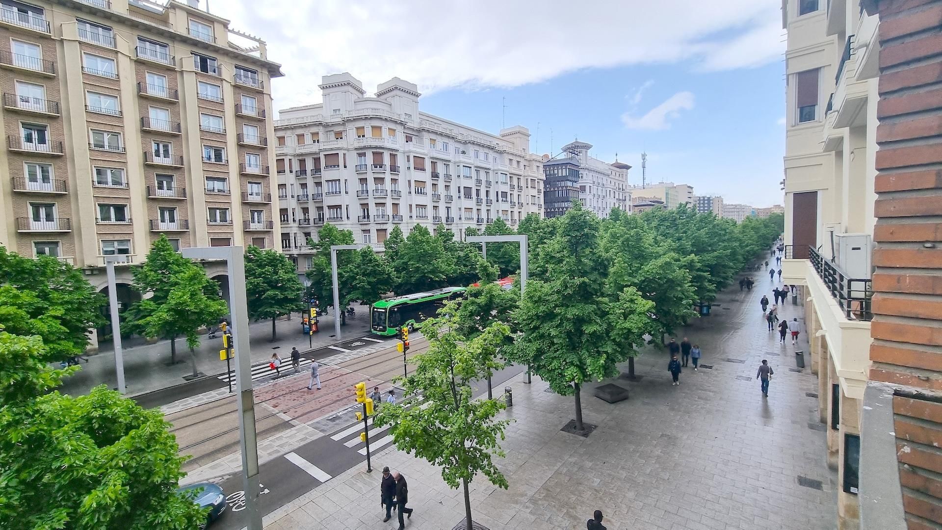 Exterior view of Office to rent in  Zaragoza Capital  with Air Conditioner, Heating and Terrace