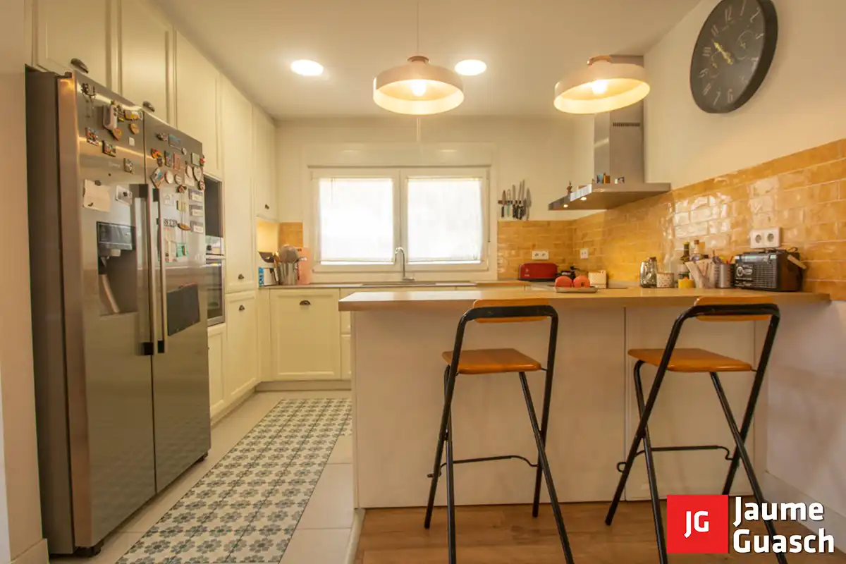 Cocina de Casa o chalet en venta en El Vendrell con Aire acondicionado, Calefacción y Jardín privado