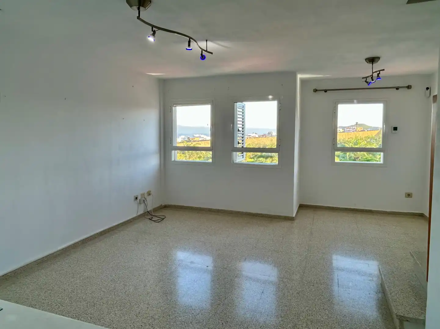 Living room of Duplexes for sale in Telde  with Storage room, Oven and Washing machine