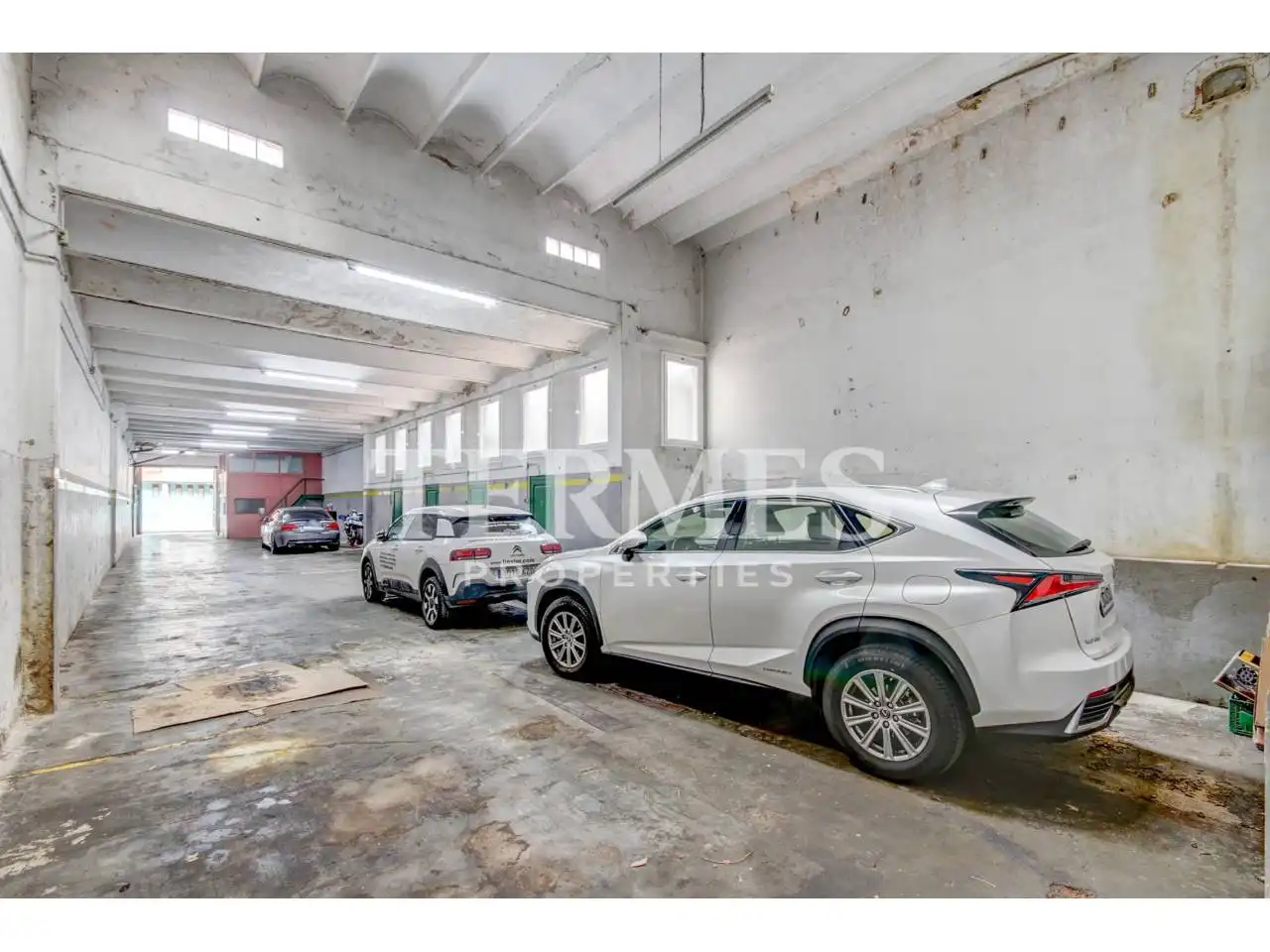 Parking de Casa adosada en venta en Mataró con Aire acondicionado, Calefacción y Jardín privado