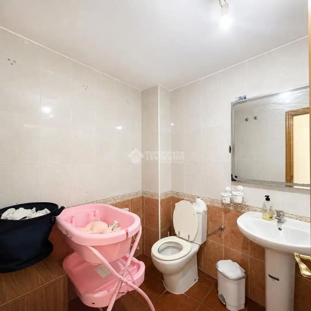 Badezimmer von Wohnung zur Miete in Ciempozuelos mit Balkon