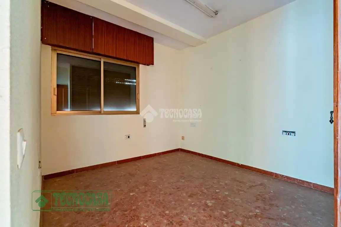 Wohnung zum Verkauf in El Ejido mit Klimaanlage und Balkon