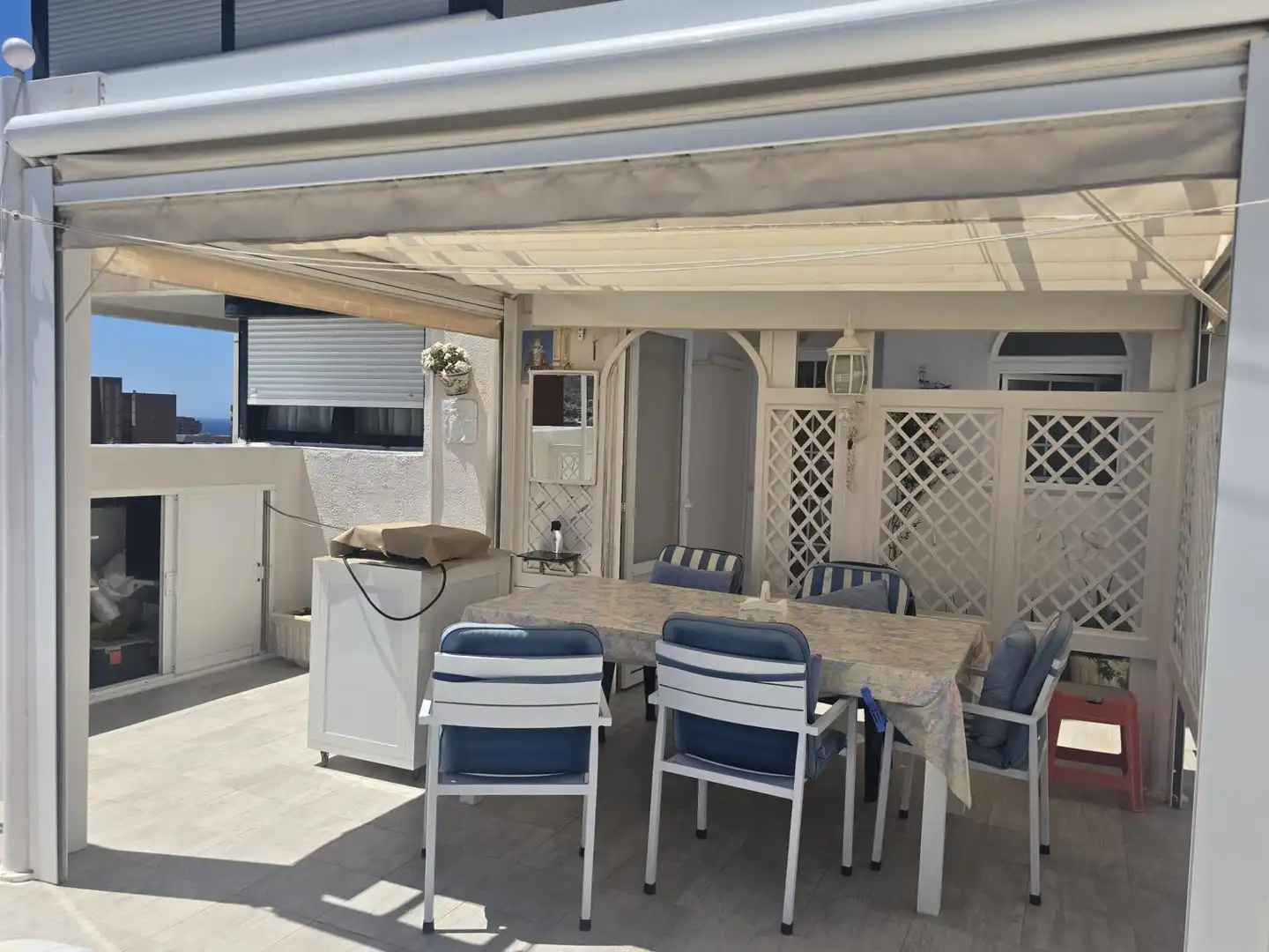 Attico con piscina in vendita a Levante Alto
