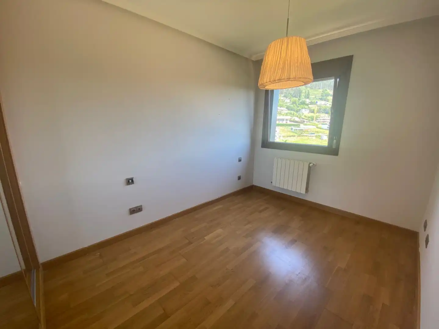 Habitación de Piso en venta en Oviedo  con Calefacción, Trastero y Balcón