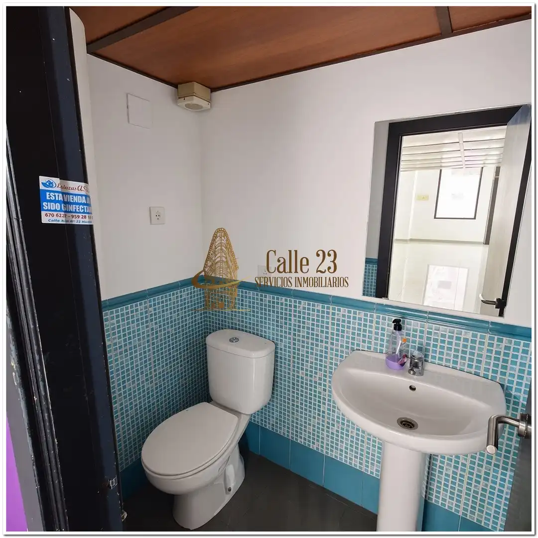 Bathroom of Commercial properties for rent in Huelva  with Air Conditioner and Heating