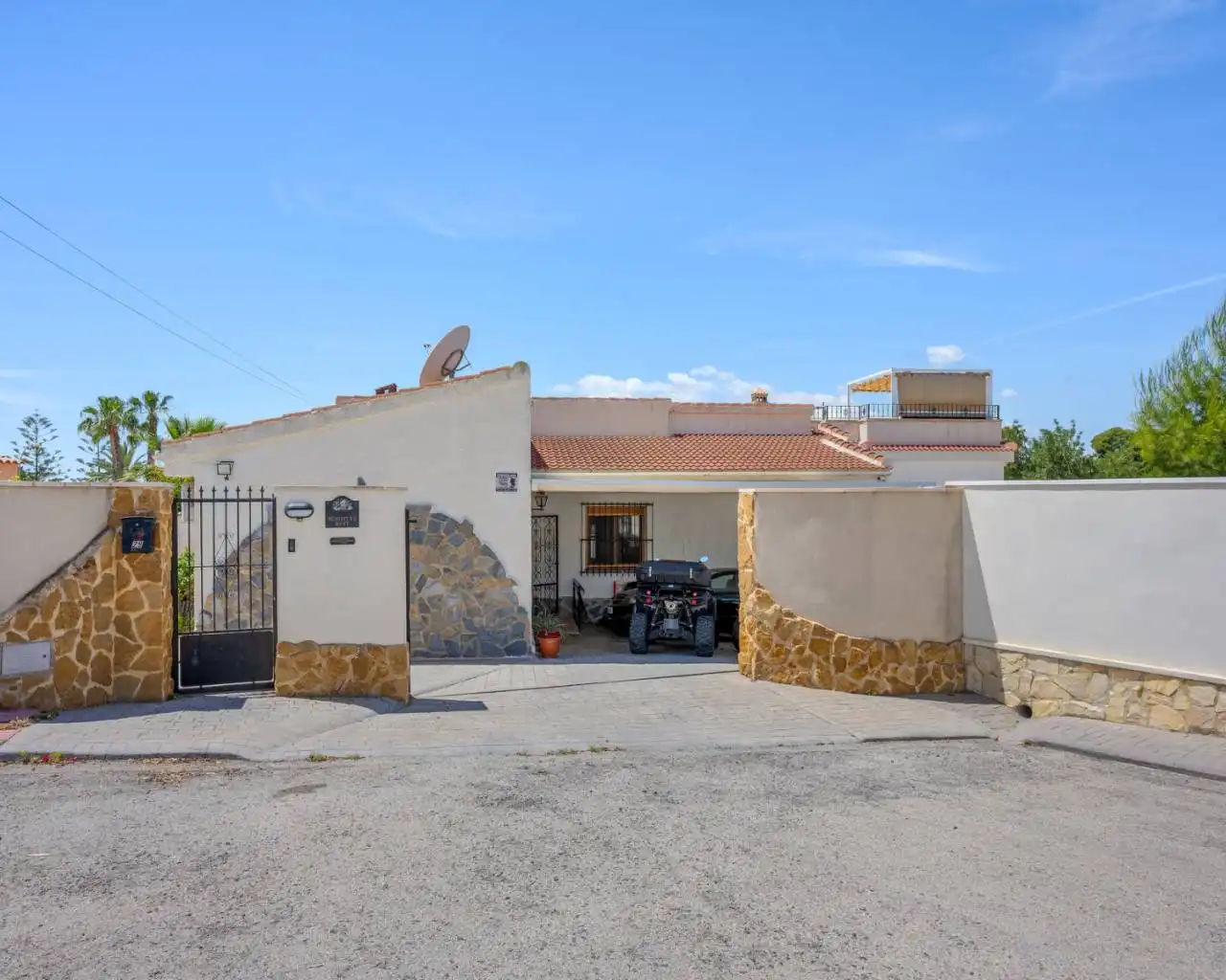 Exterior view of Houses for sale in Rojales  with Air Conditioner, Private garden and Terrace