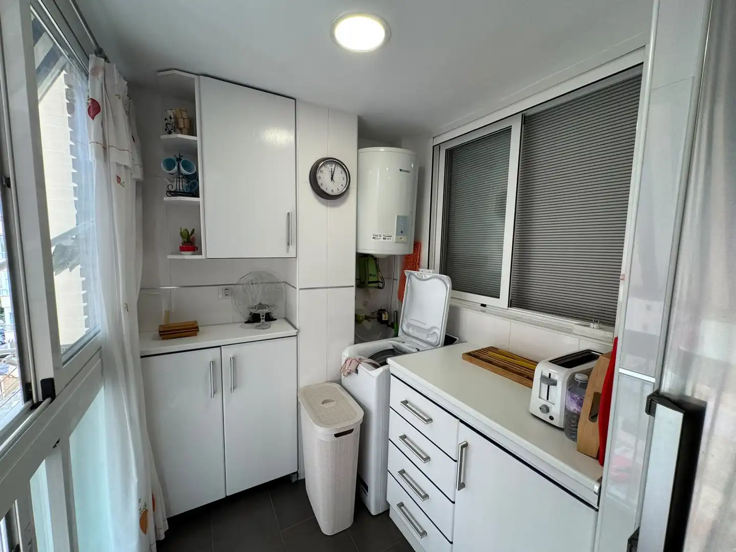 Cuina de Apartament de lloguer en El Campello amb Aire condicionat, Calefacció i Moblat