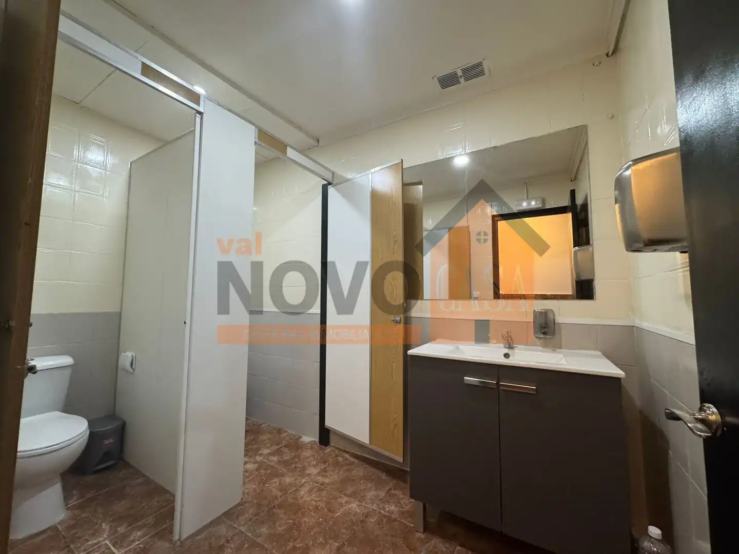 Business premises to rent in Luis Vives, imagen 13