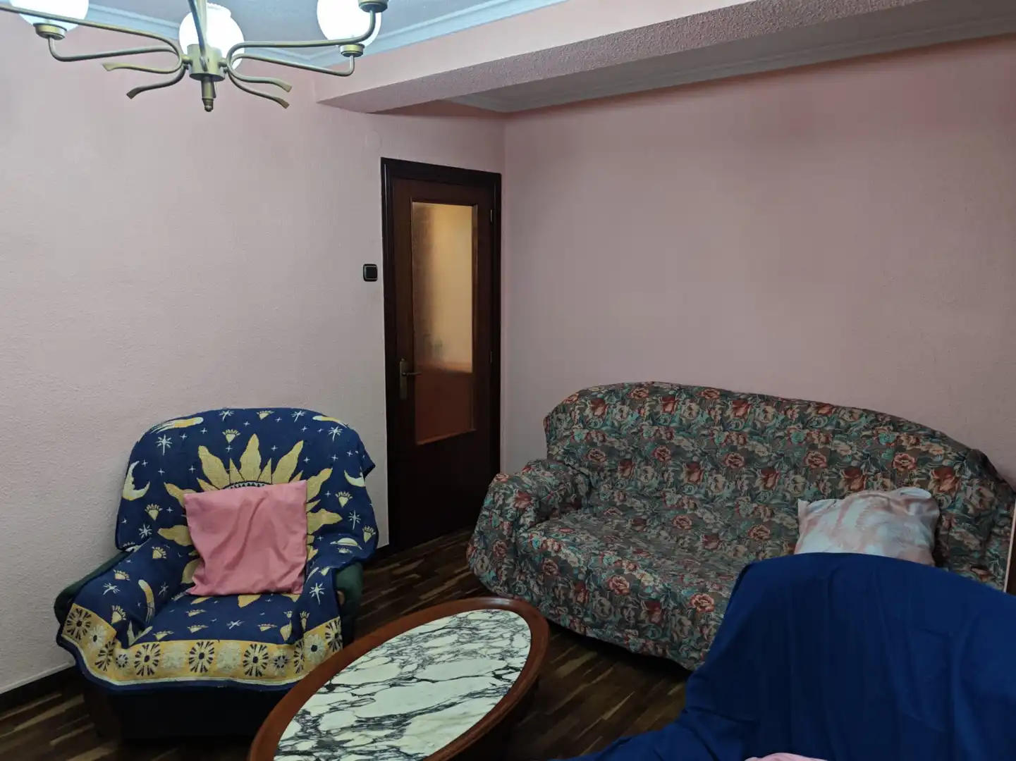 Living room of Flat for sale in Avilés  with Storage room and Furnished
