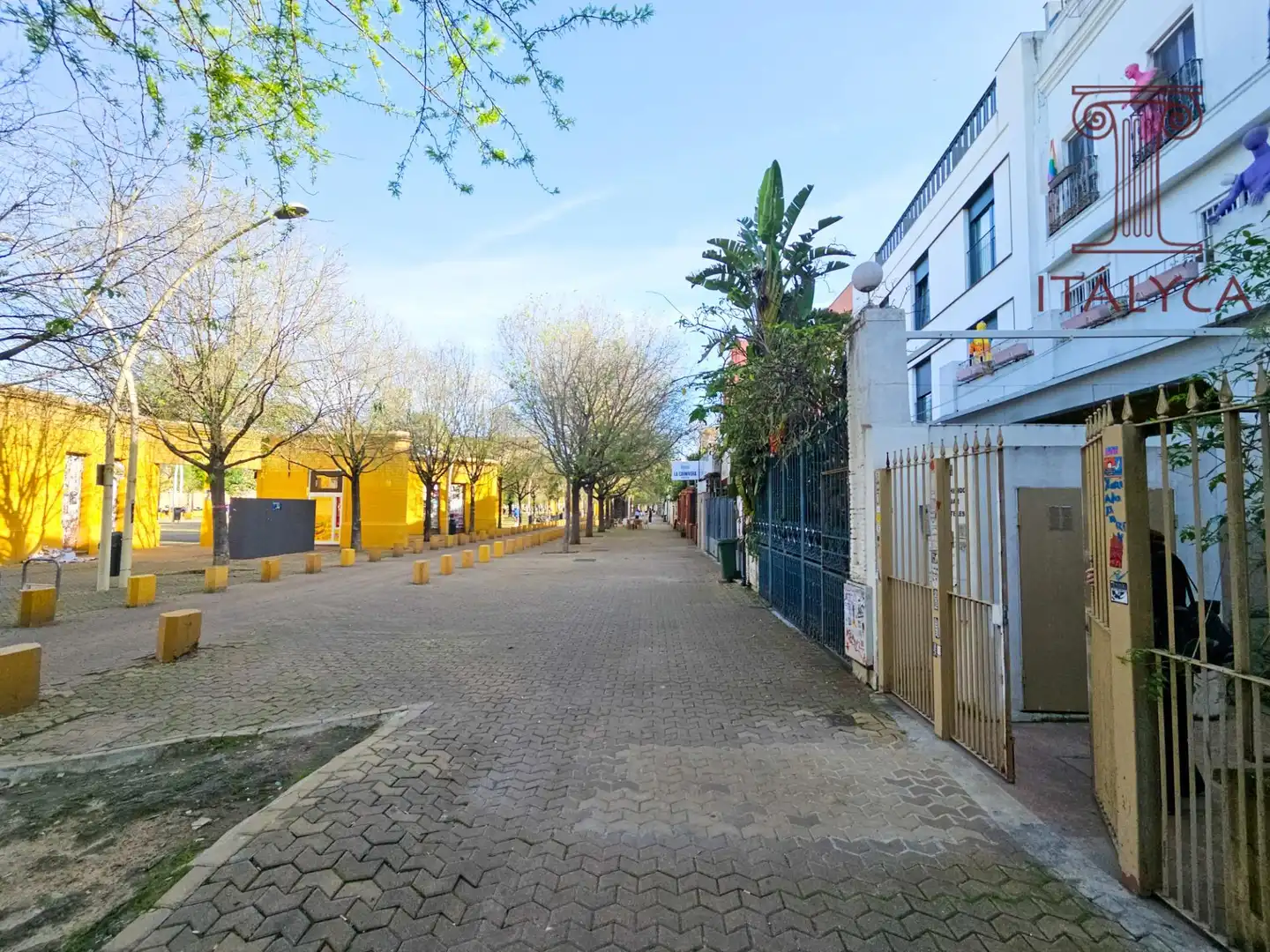 Exterior view of Flat for sale in Sevilla  with Air Conditioner, Heating and Terrace