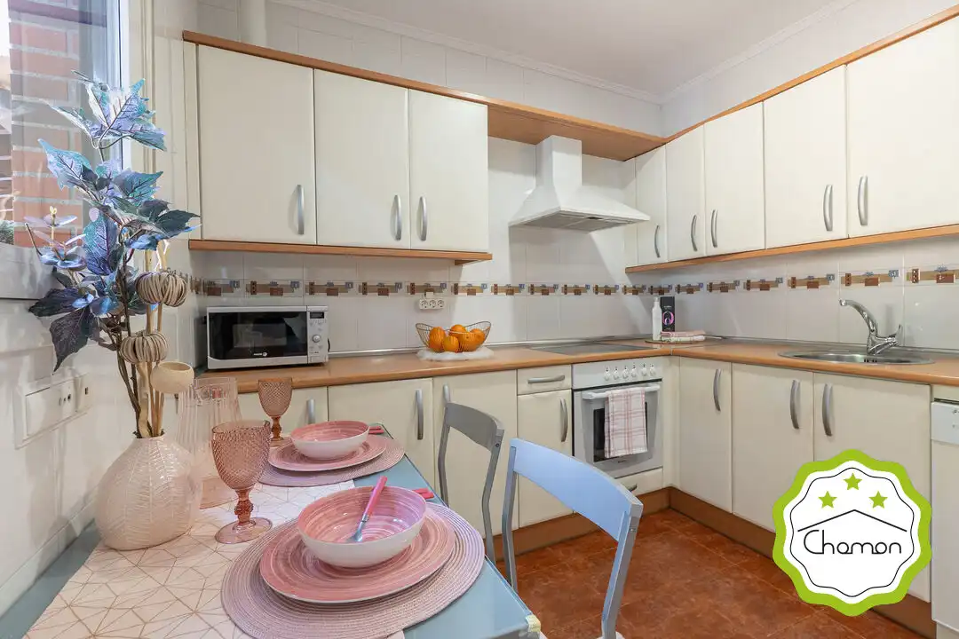 Küche von Einfamilien-Reihenhaus zum Verkauf in Barakaldo  mit Heizung, Privatgarten und Terrasse
