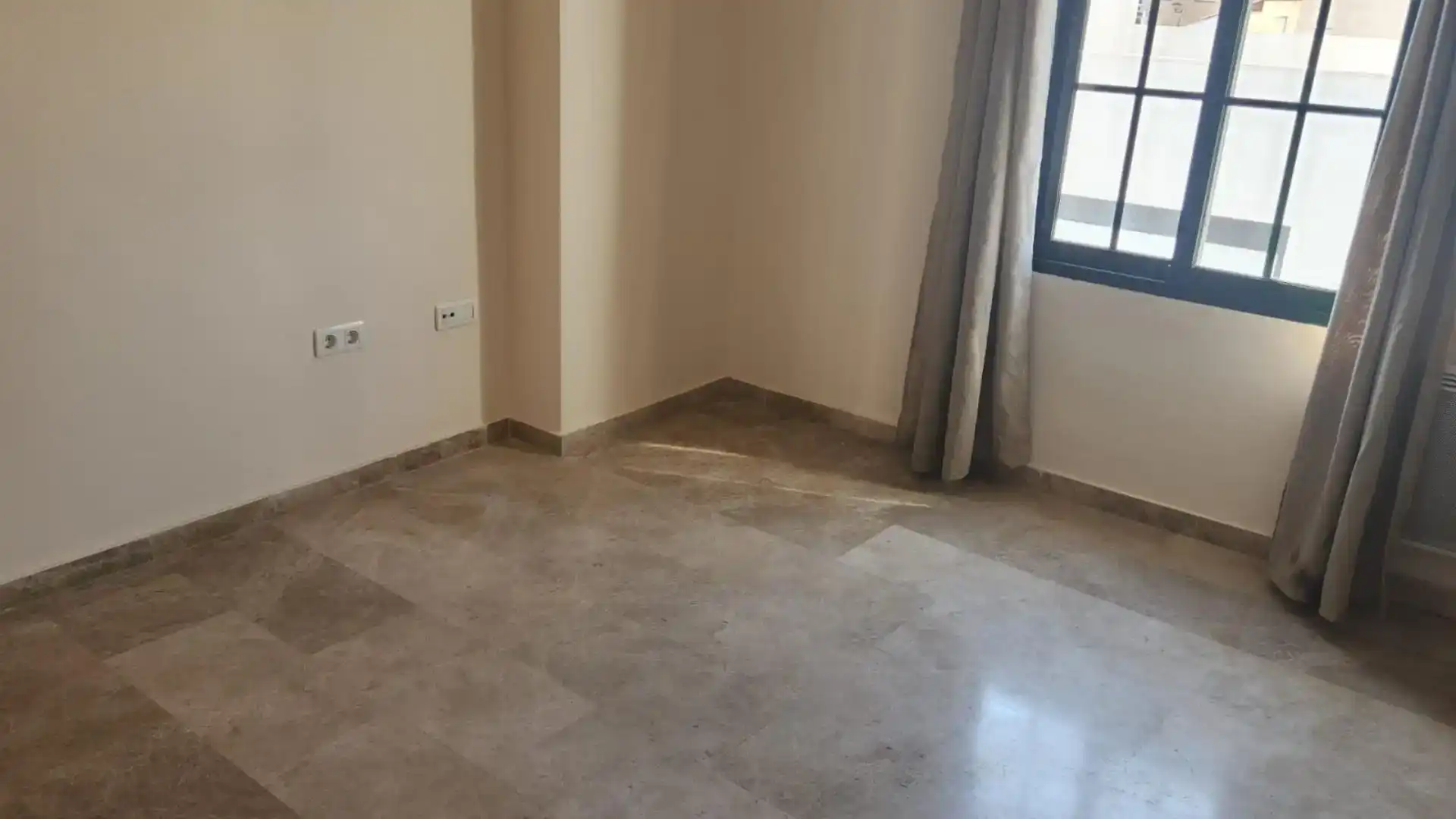 Habitación de Dúplex en venta en Iznalloz con Aire acondicionado