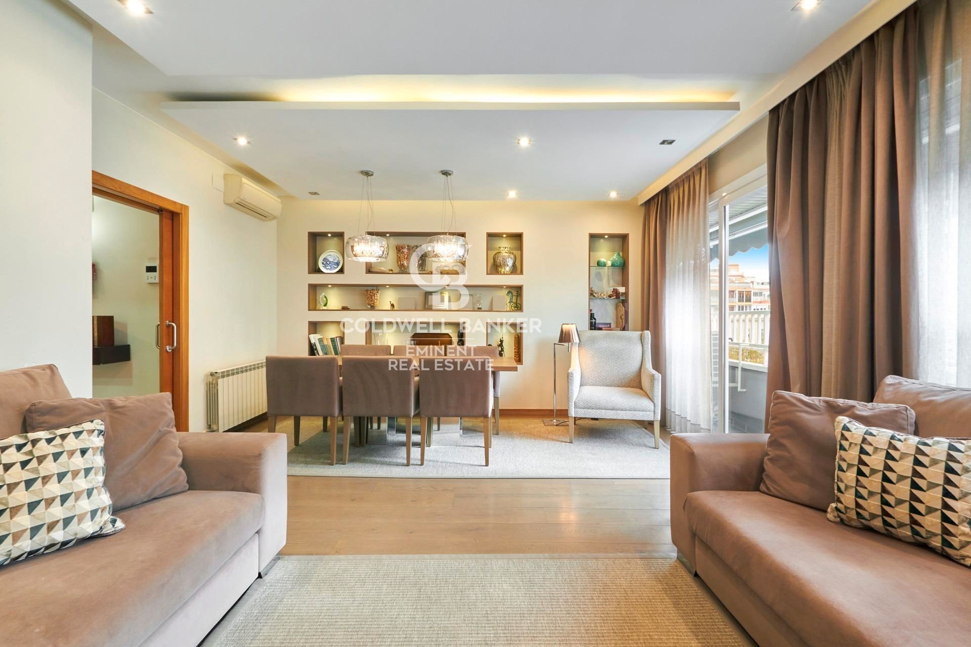Living room of Flat for sale in  Barcelona Capital  with Air Conditioner, Storage room and Furnished