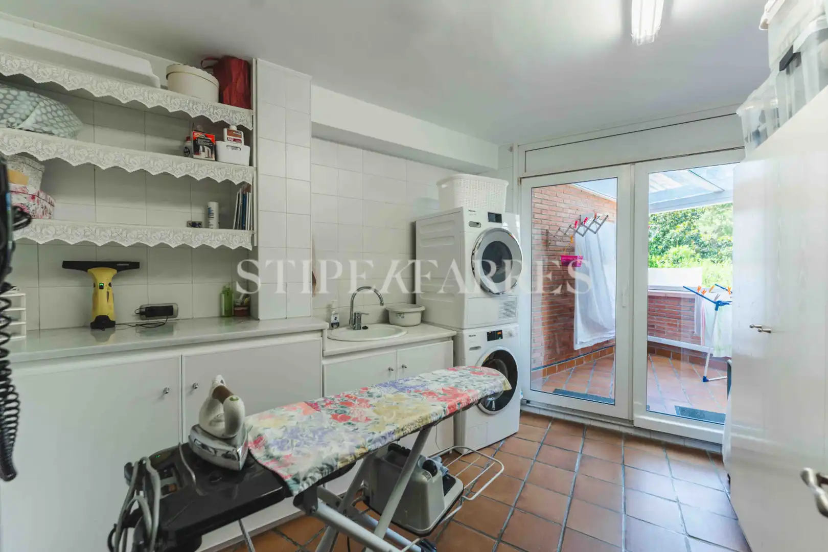 Küche von Haus oder Chalet zum Verkauf in Barcelona mit Klimaanlage, Heizung und Privatgarten