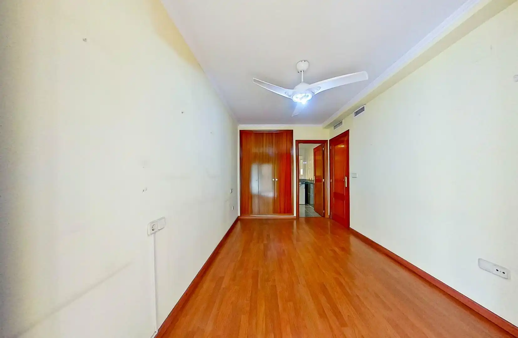 Piso en venta en Valencia con Parquet y Terraza