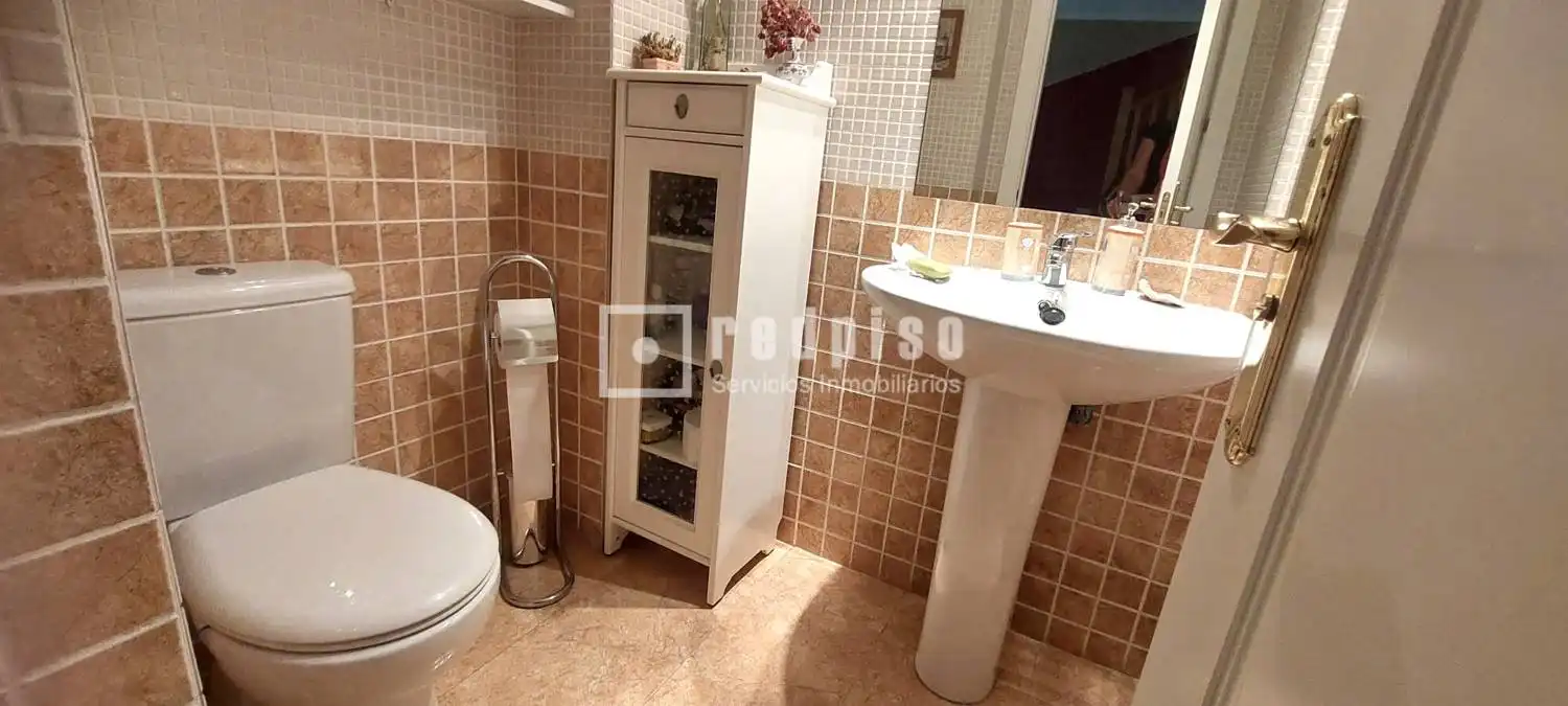 Bathroom of Houses for sale in Talavera de la Reina  with Air Conditioner, Heating and Private garden