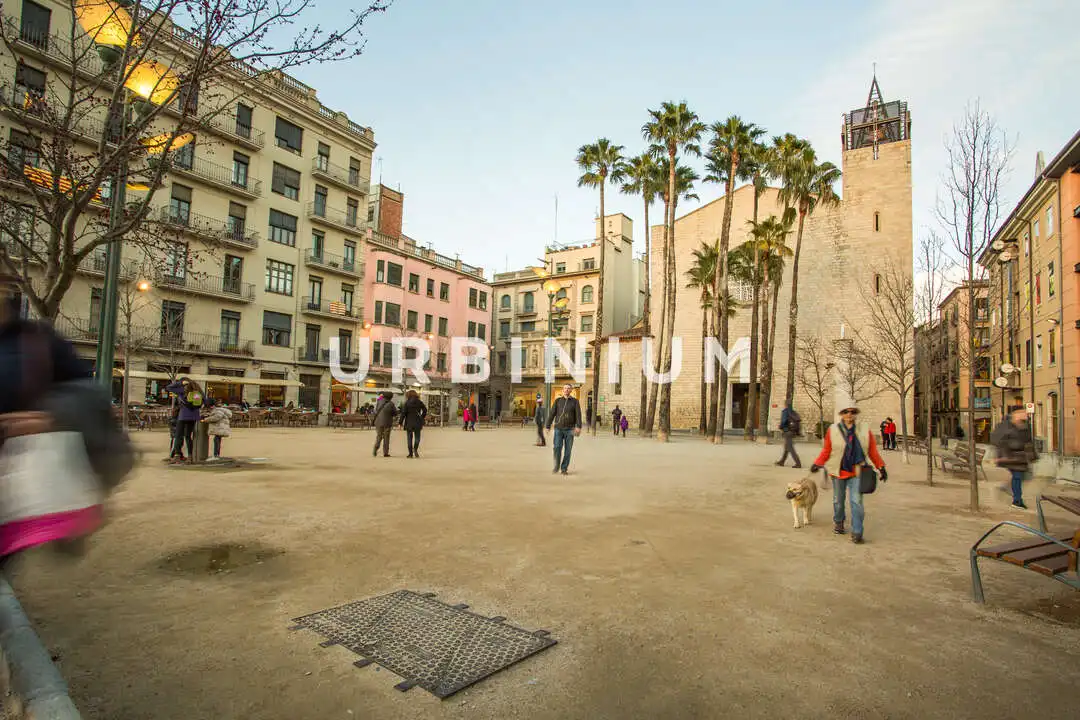 Vista exterior de Oficina en venda en Girona