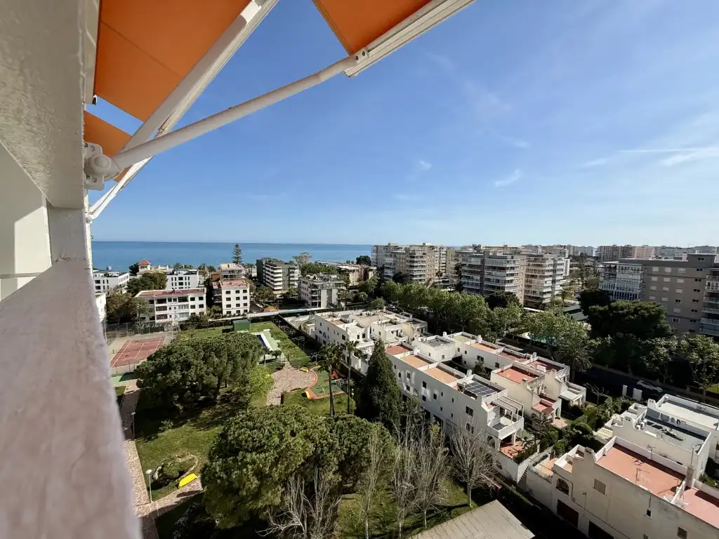 Vista exterior de Apartament en venda en Benicasim / Benicàssim amb Aire condicionat, Calefacció i Jardí privat