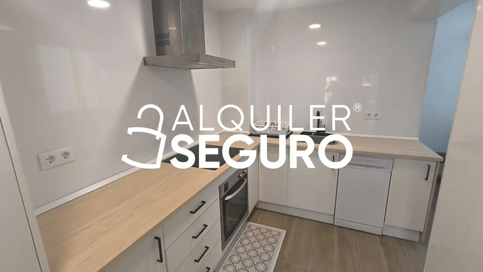 Cuina de Pis de lloguer en Sevilla amb Aire condicionat