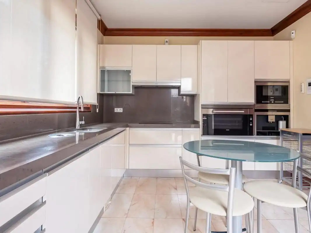 Casa a schiera con terrazza in affitto a Av. de Fuentelarreina, imagen 21