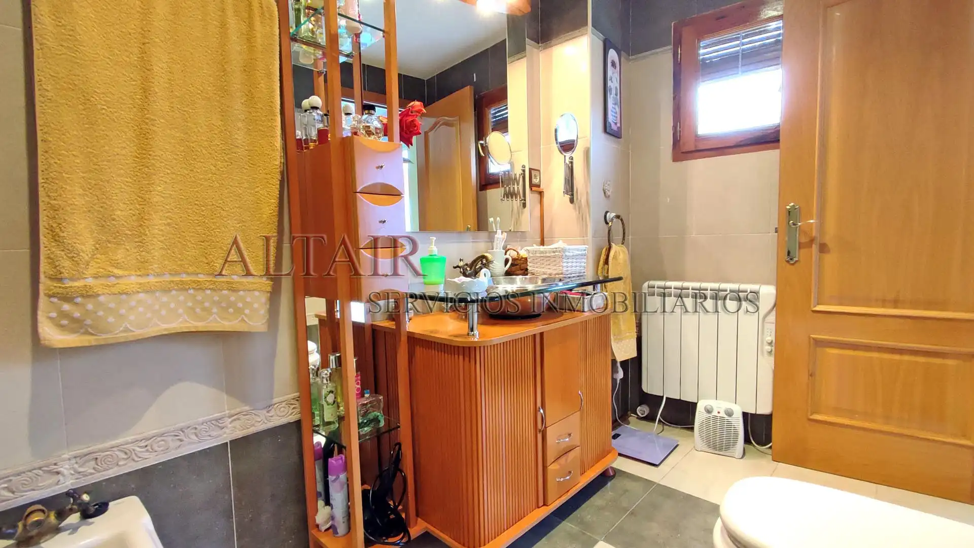 Baño de Ático en venta en Navaluenga con Aire acondicionado, Calefacción y Terraza