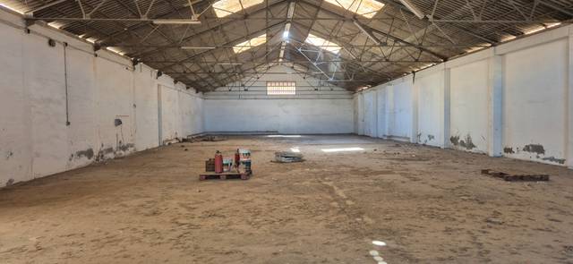 Nave industrial en Venta en Carretera de Ronda en San Luis