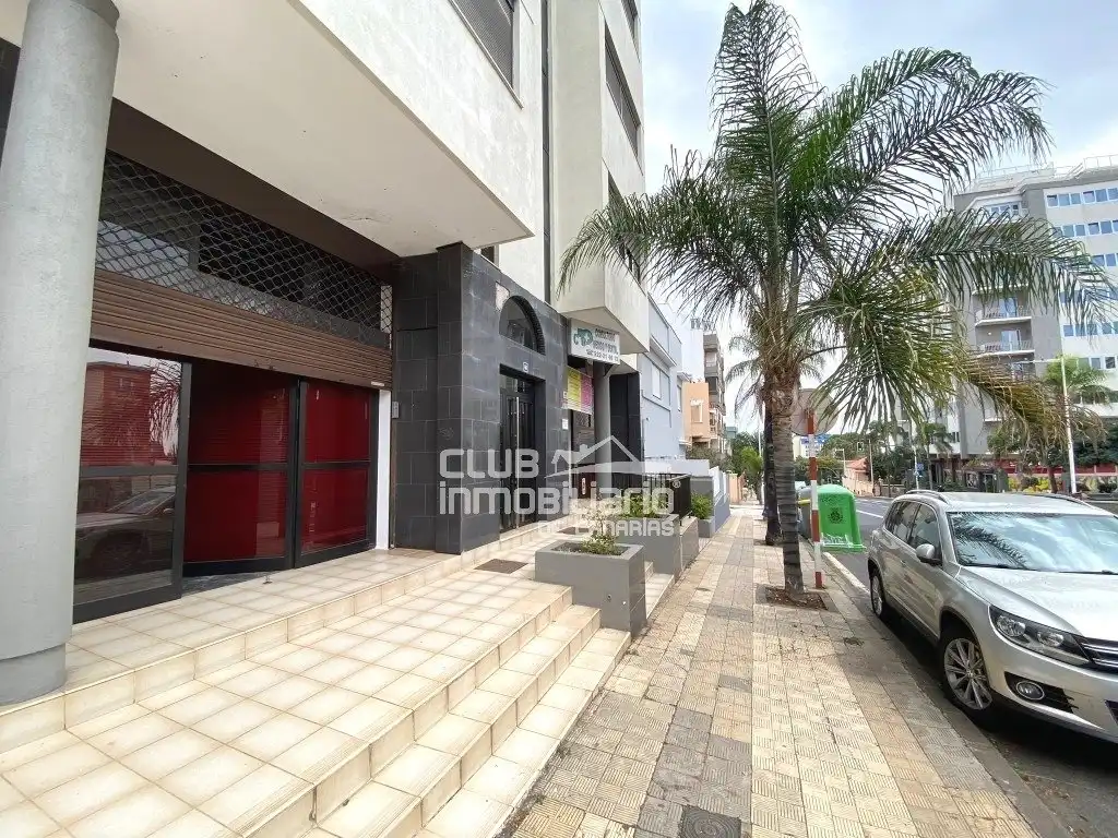 Exterior view of Commercial properties for rent in Santa Cruz de Tenerife  with Air Conditioner