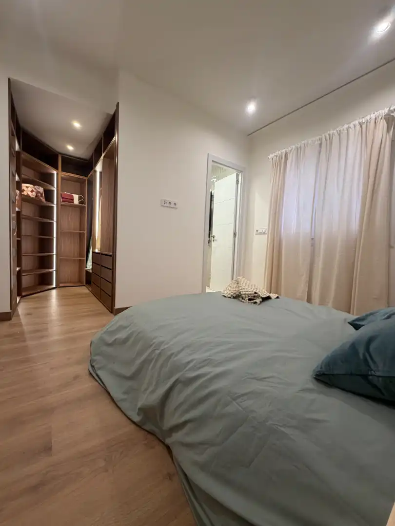 Bedroom of Flat for sale in Madrid  with Air Conditioner, Heating and Furnished