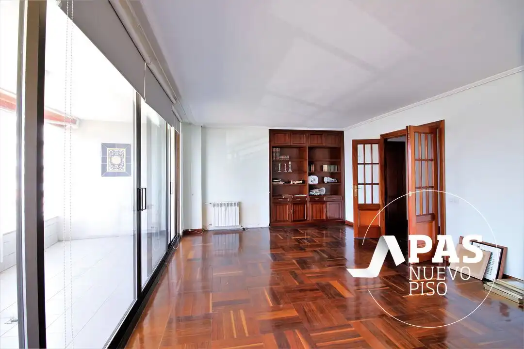 Living room of Flat for sale in Santander  with Heating, Private garden and Terrace