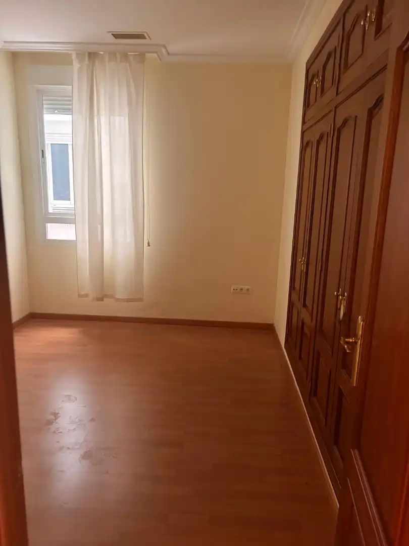 Bedroom of Flat for sale in Córdoba  with Air Conditioner, Heating and Parquet flooring