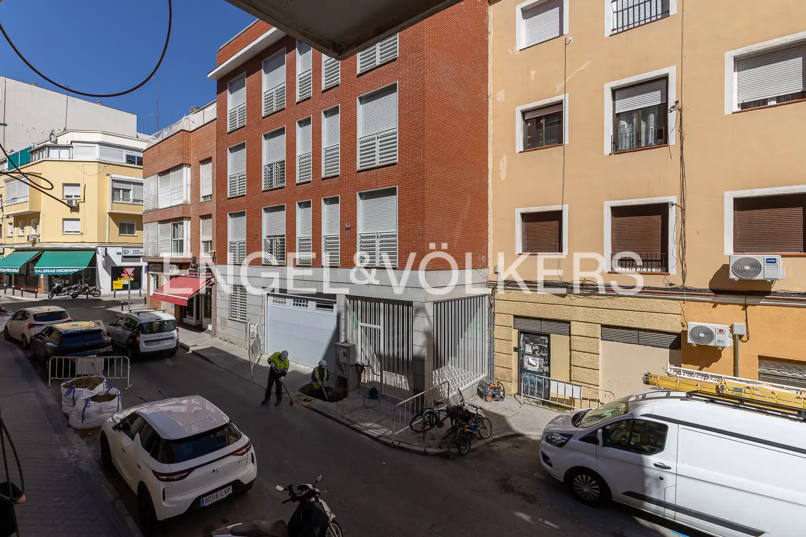 Außenansicht von Maisonette zum Verkauf in Madrid mit Klimaanlage, Heizung und Terrasse