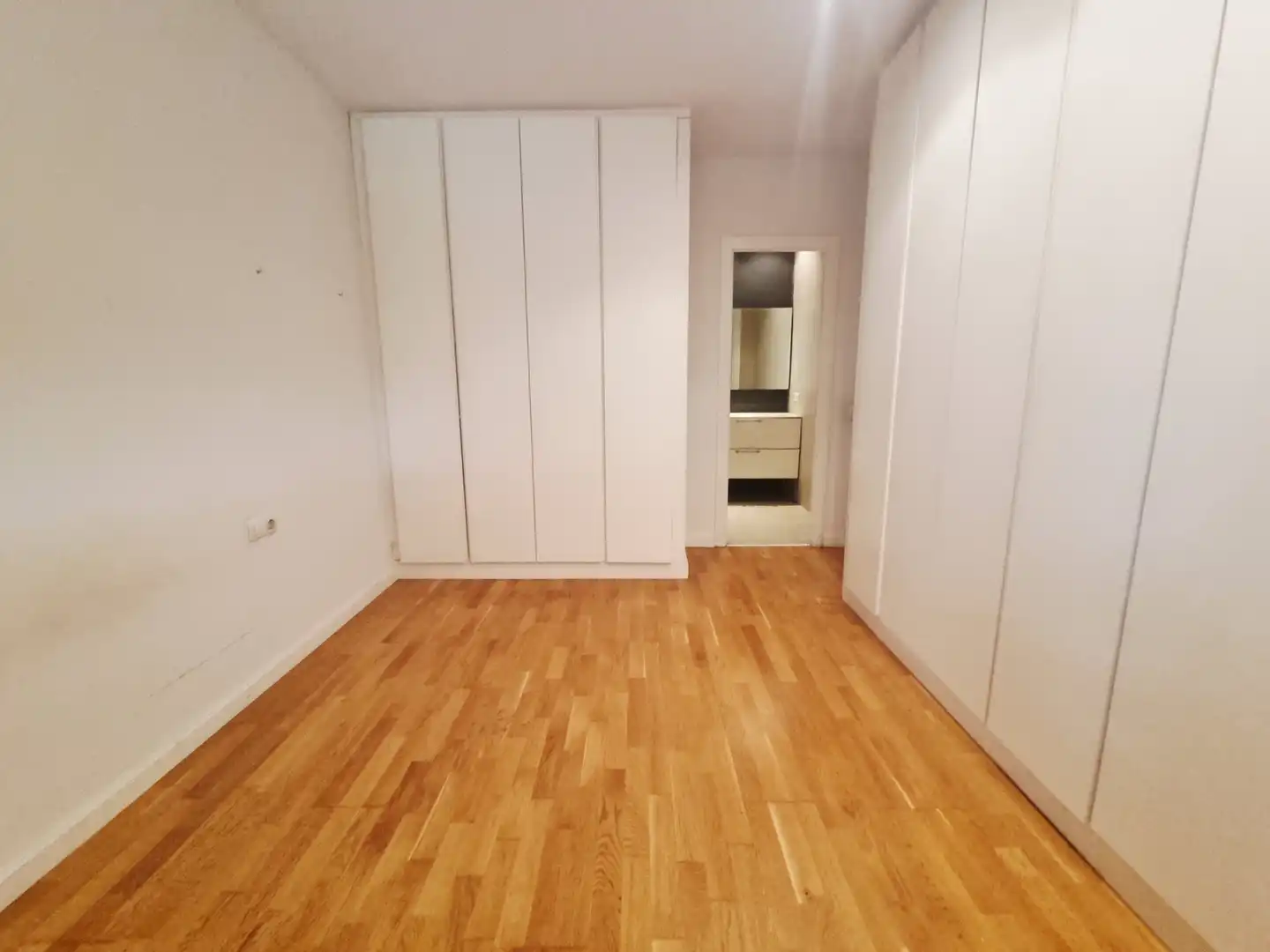 Piso en venta en Girona con Aire acondicionado, Calefacción y Jardín privado