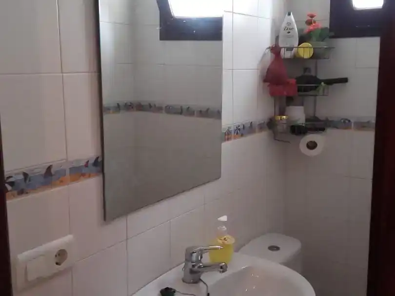 Bany de Casa adosada en venda en San Roque amb Balcó