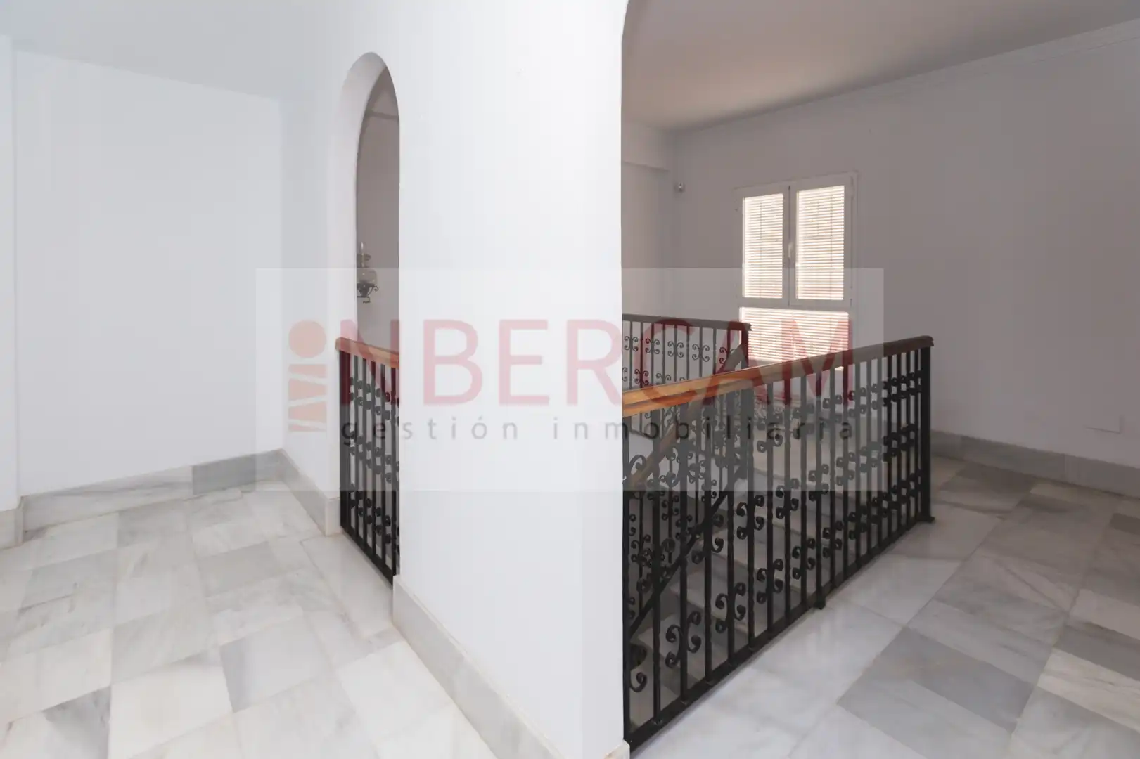 Einfamilien-Reihenhaus zum Verkauf in El Ejido mit Privatgarten, Terrasse und Balkon