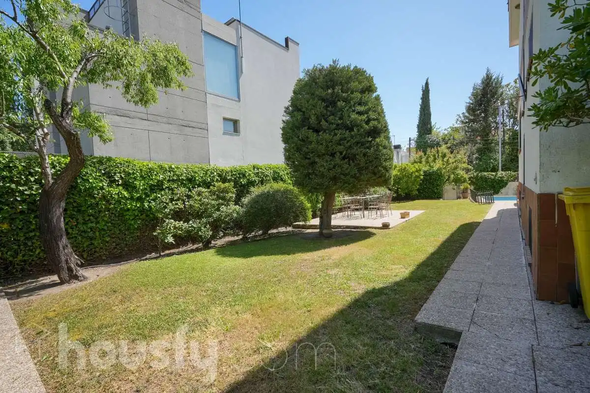 Garden of Houses for sale in Madrid  with Air Conditioner, Heating and Private garden