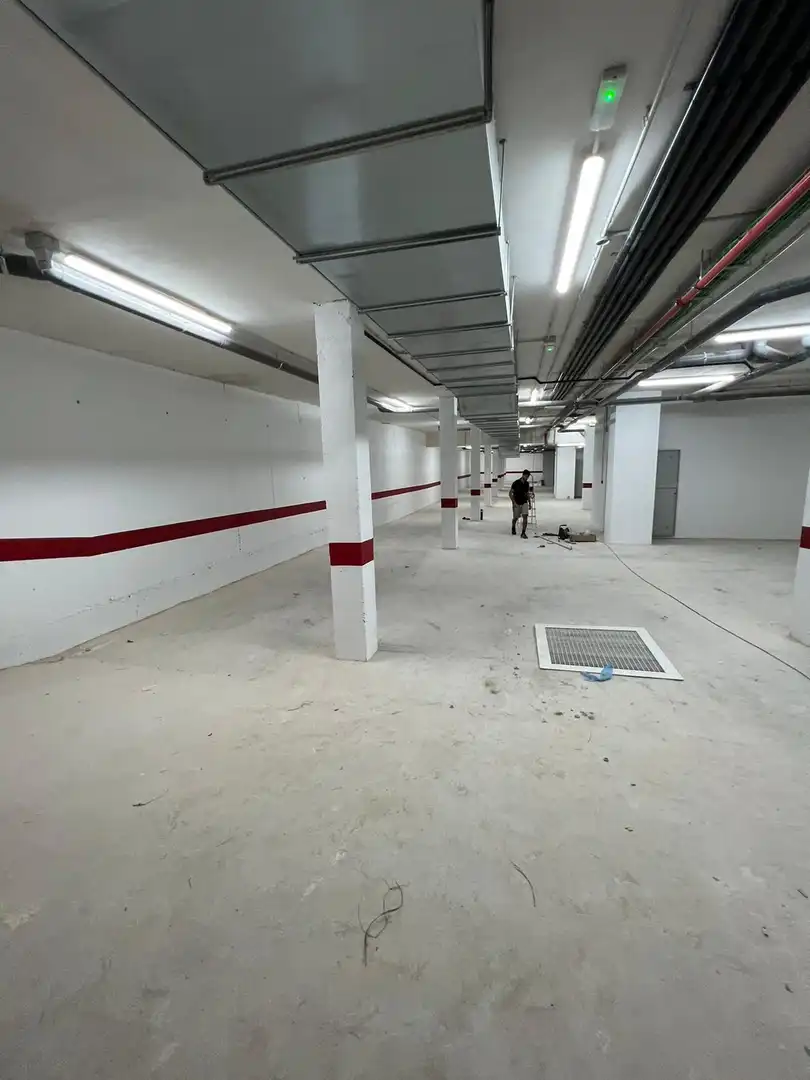 Garage for sale in Cox