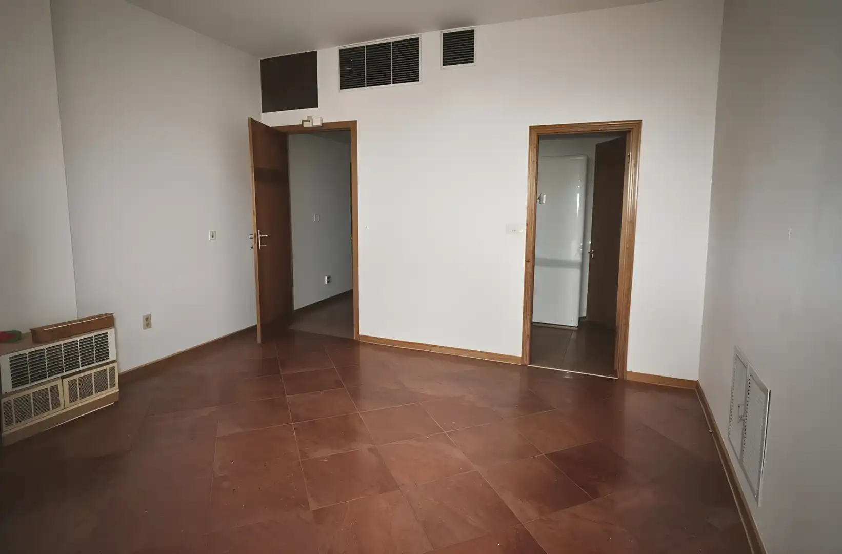 Gewerbefläche zum Verkauf in Calle Maestro Turina, imagen 3