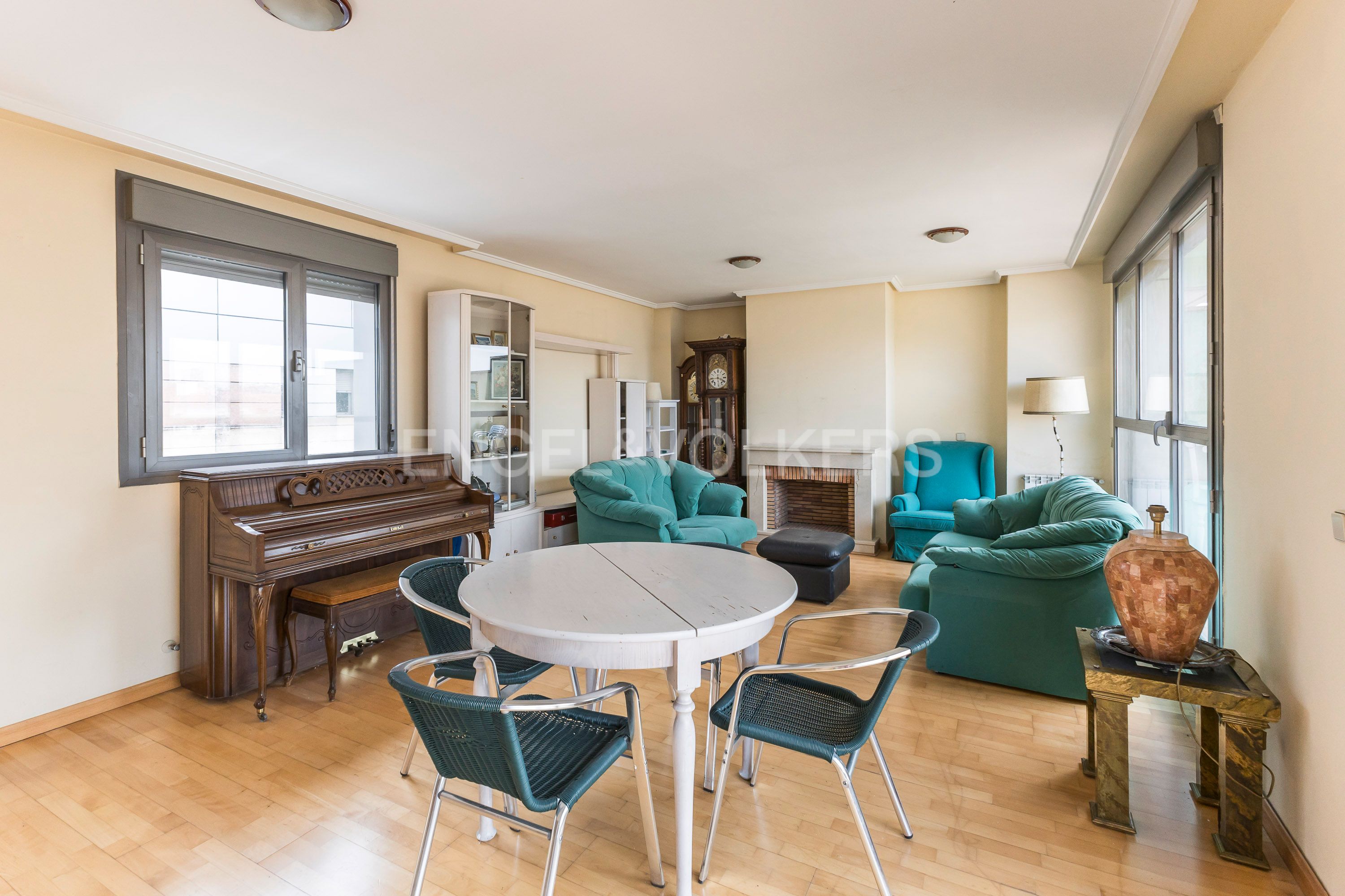 Living room of Attic for sale in  Madrid Capital  with Heating and Terrace