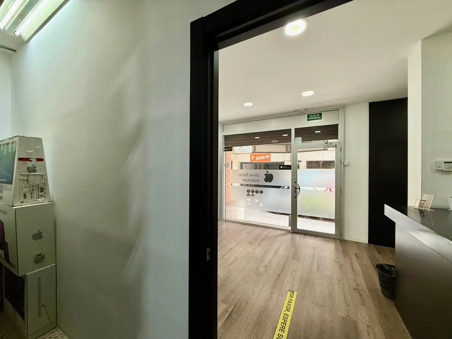 Local en venta en Cornellà de Llobregat