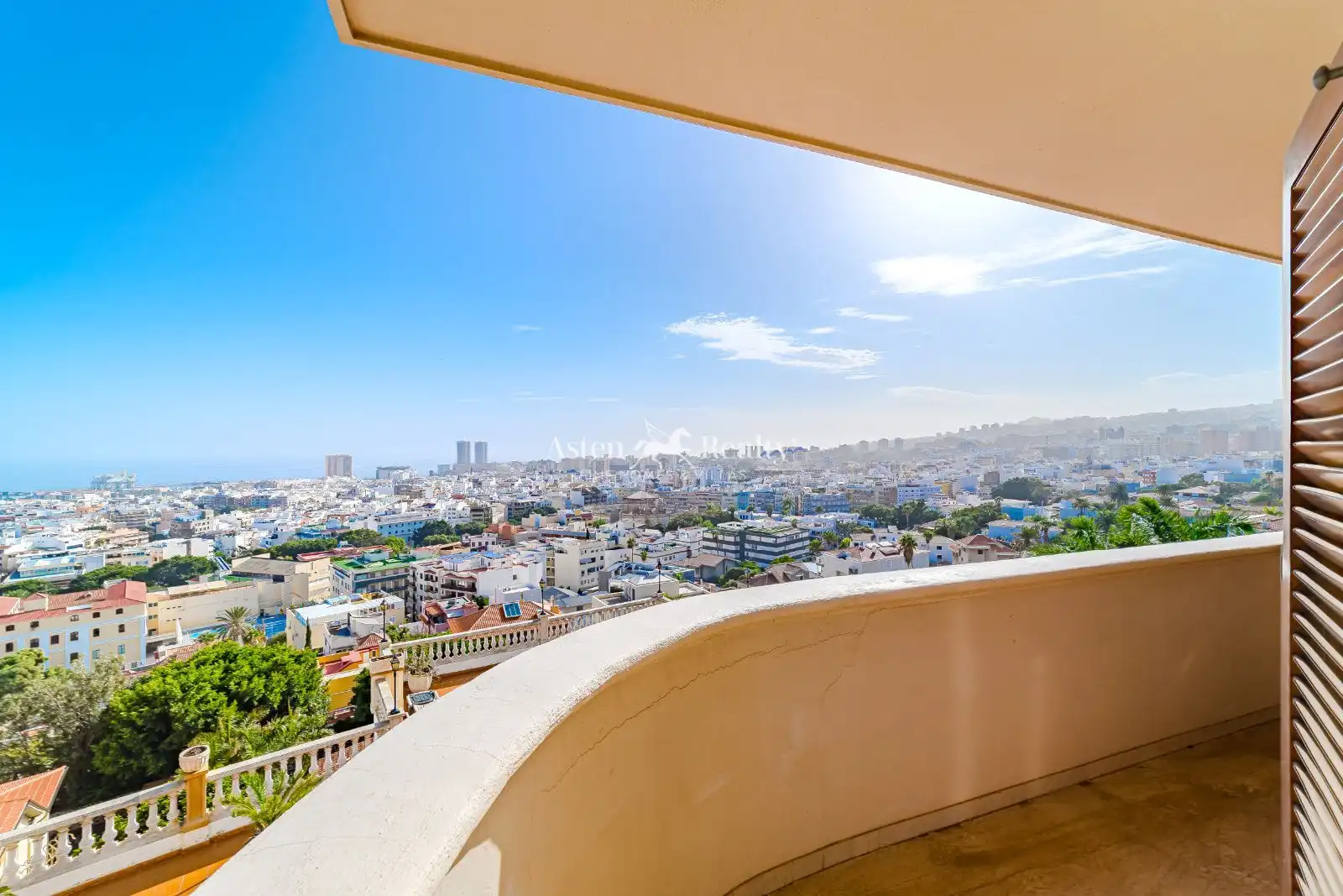 Vista exterior de Casa o chalet en venta en Santa Cruz de Tenerife con Aire acondicionado, Terraza y Piscina