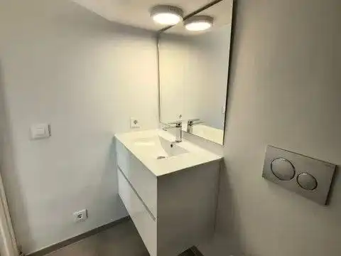 Badezimmer von Dachboden zum Verkauf in Pals mit Terrasse, Möbliert und Gemeinschaftspool